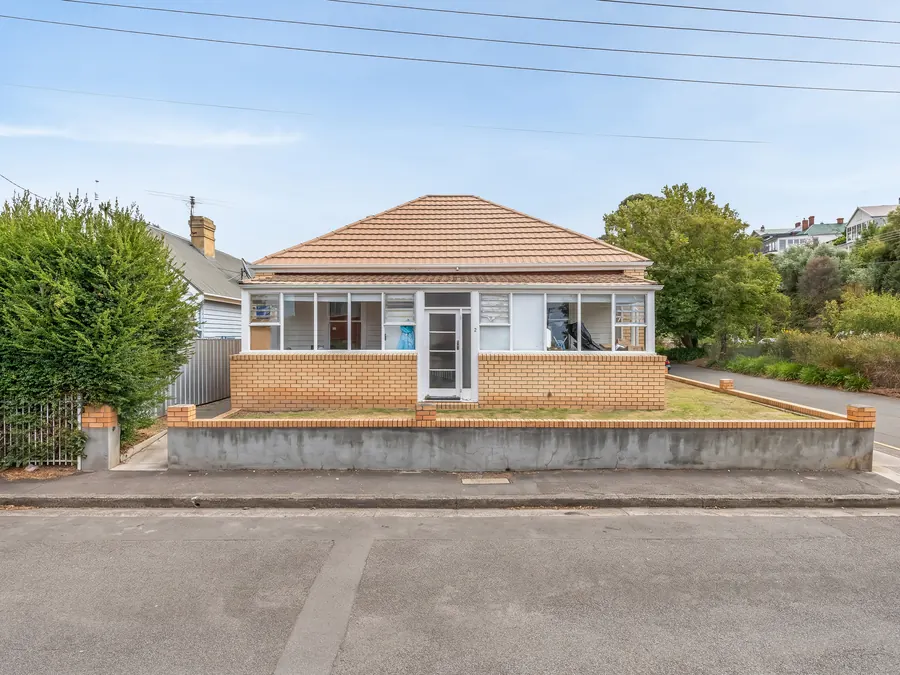 Real estate exterior after parked car removal and object removal editing by PixelShouters