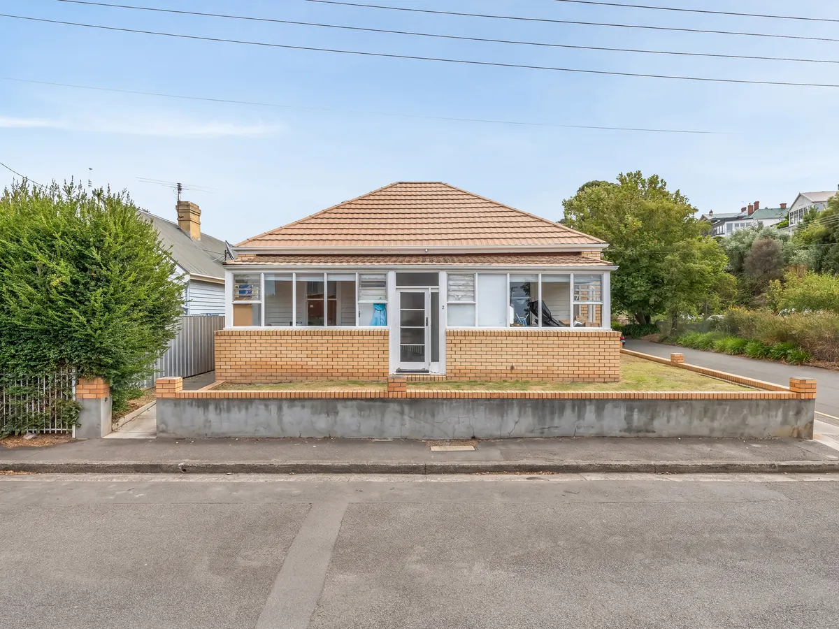 Real estate exterior after parked car removal and object removal editing by PixelShouters